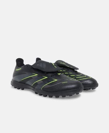 Football boots Predator League