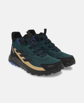 Trekking shoes