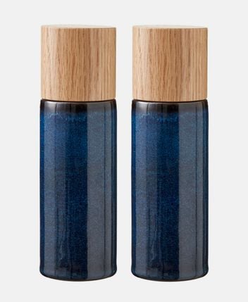 Salt and pepper mill set