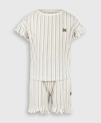 T-shirt and shorts set