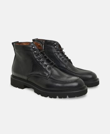 Lace-up ankle boot