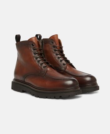 Lace-up ankle boot
