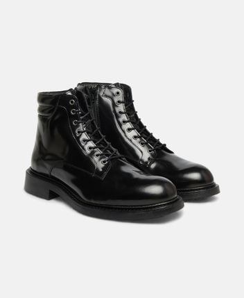 Lace-up ankle boot