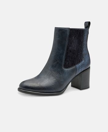 Chelsea boots