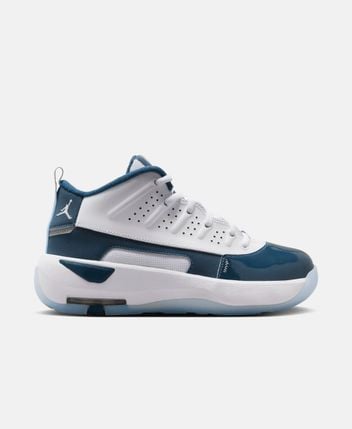 Basketball shoes Max Aura 7