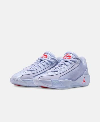 Basketball shoes Luka .77