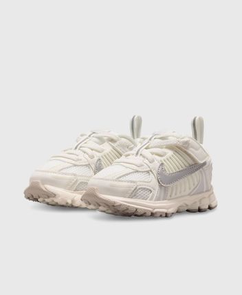 Running shoes Vomero 5
