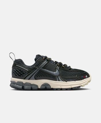 Training shoes Vomero 5 EE