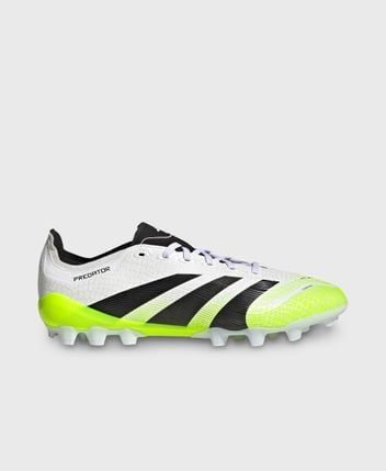 Football boots Predator League