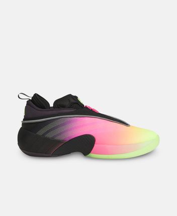 Basketball shoes