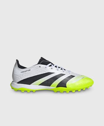 Indoor football shoes