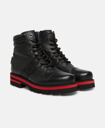 Lace-up ankle boot
