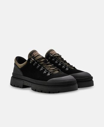 Sneakers Hike