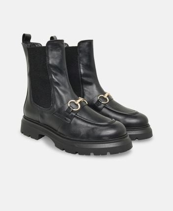 Chelsea boots