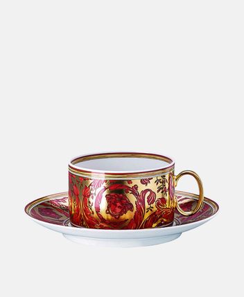 Tea cup with saucer
