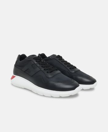 Sneakers Interactive 3