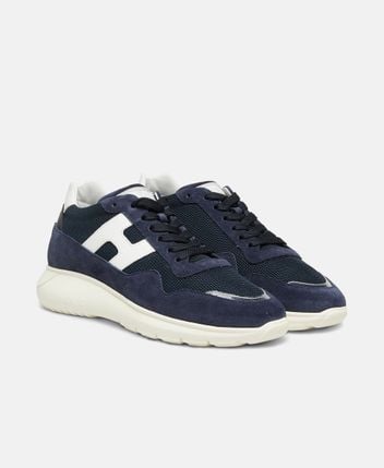 Sneakers Interactive 3