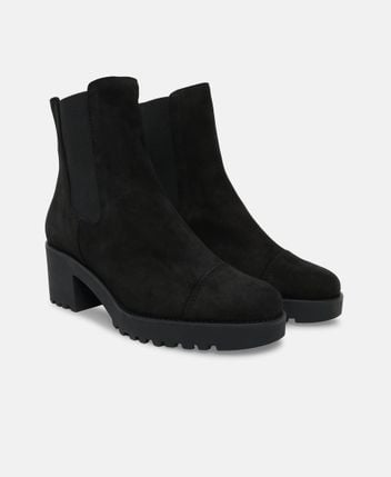 Chelsea boots