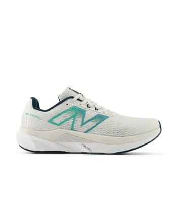 Running shoes FuelCell Propel v5