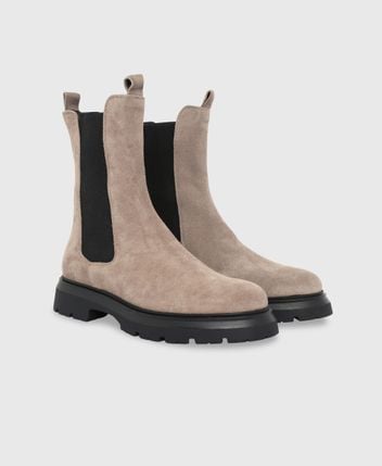 Chelsea boots