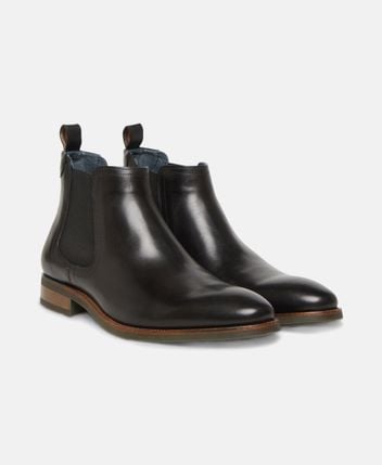 Chelsea boots