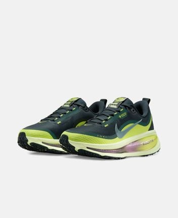 Running shoes Vomero 18