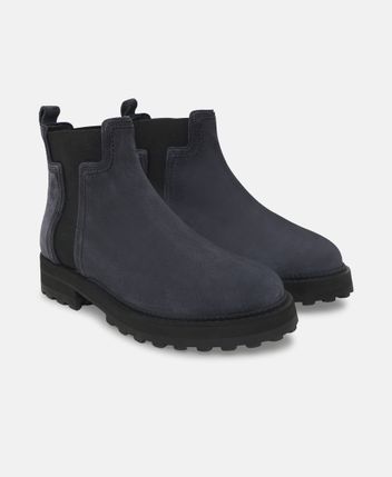 Chelsea boots