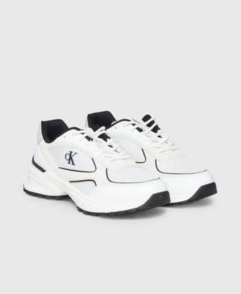 Sneakers Hike