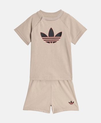 T-shirt and shorts set