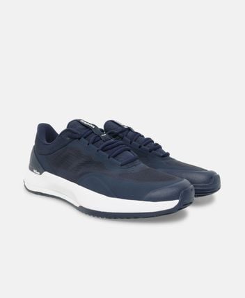 Tennis shoes