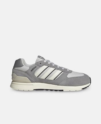 Sports shoes