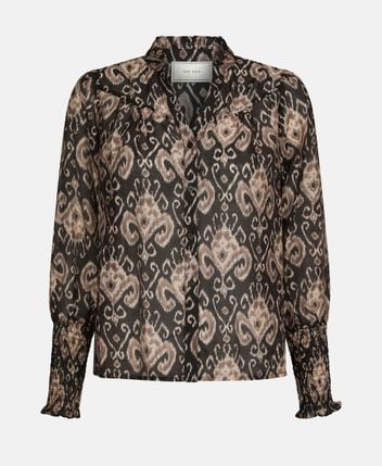 Long-sleeved blouse