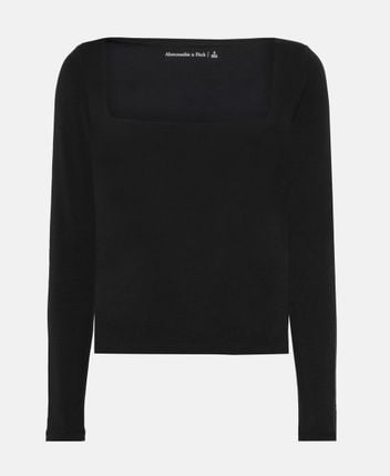Long-sleeved top