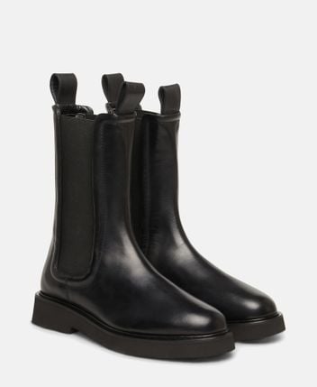 Chelsea boots