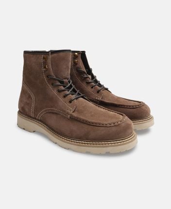 Lace-up ankle boot