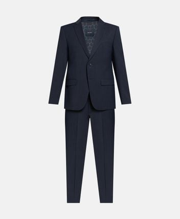 Suit Ryan