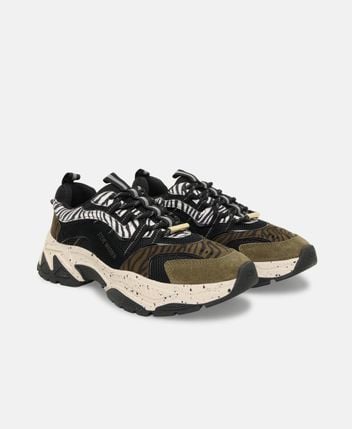 Chunky sneakers