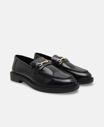 Loafers Huddles