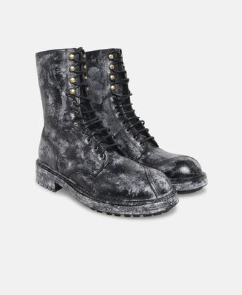 Lace-up ankle boot