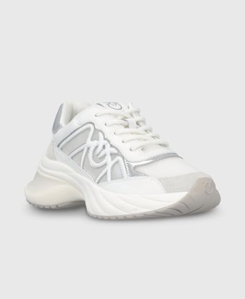 Chunky sneakers