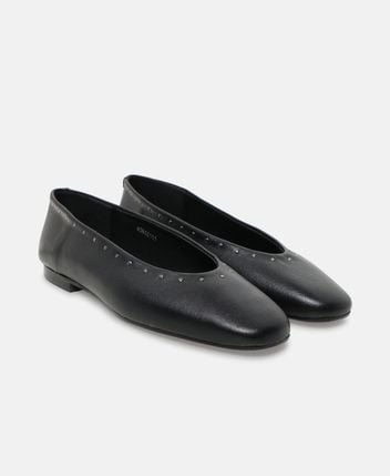 Ballet flats