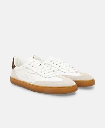 Sneakers Runaround