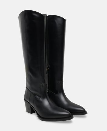 Boots Tate