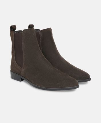 Chelsea boots