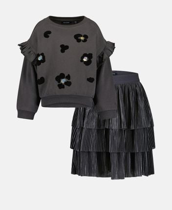 Sweatshirt and shorts set