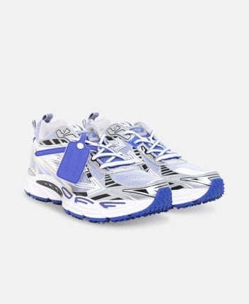 Chunky sneakers
