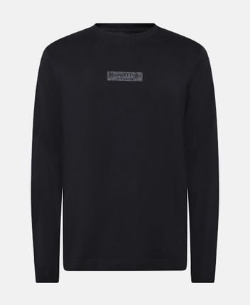 Long-sleeved top