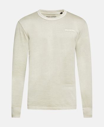 Long-sleeved top