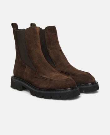 Chelsea boots