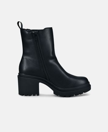 Chelsea boots